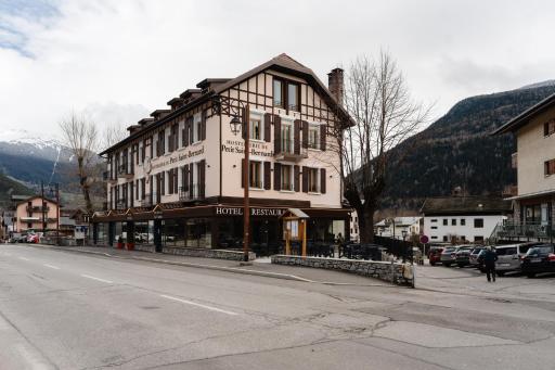 Hostellerie du Petit Saint Bernard - Housity