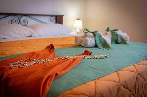 Sunshine Apartments - Housity