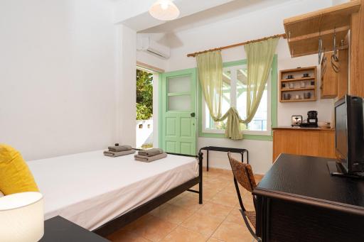 Orange Room - Housity