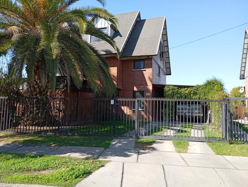 Hostal Rucatremo - Housity