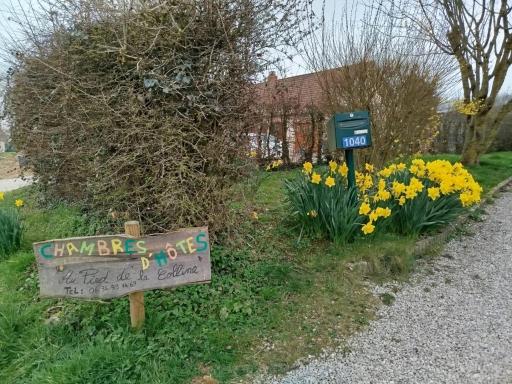 Au pied de la colline - Housity