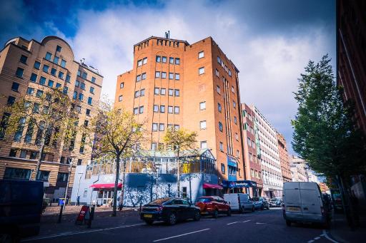 Travelodge Belfast - Housity