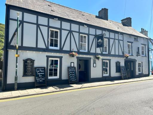 The Ship Inn - Housity