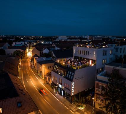 BOUTIQUE HOTEL11 with rooftop SPA - Housity