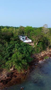 บ้านพักพูลวิลล่า The Munique Cliff House Chumphon - ริมผาพร้อมสระจากุซซี่ - Housity