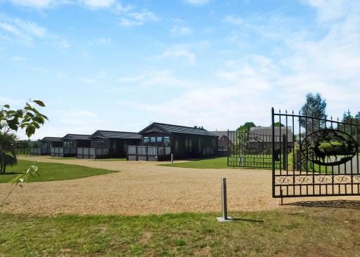 King Richards Country Lodges - Housity