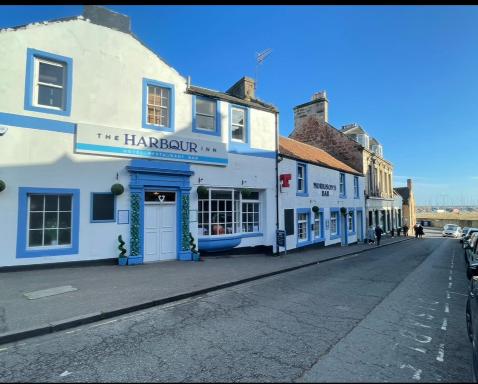 Harbour Inn - Housity