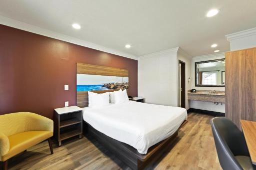 Hyland Inn near Legoland - Housity