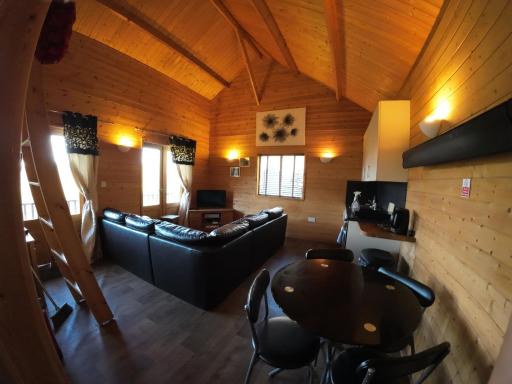 Ironbridge Lodge - Housity