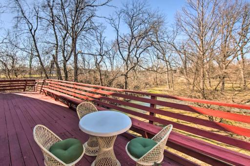 Creek Access and Deck Runningwater Lancaster Gem - Housity