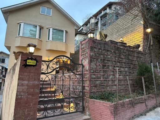 Sarah's Lodge - Housity