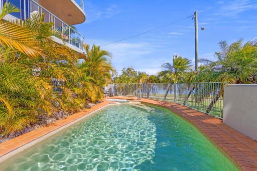 Reflections Holiday Apartments - Housity