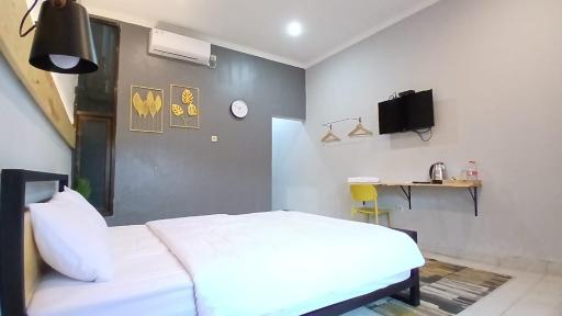 Kenewae Living Near Alun-alun Wonosari Mitra RedDoorz - Hizvo