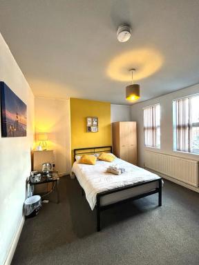 Summerfield House - Housity