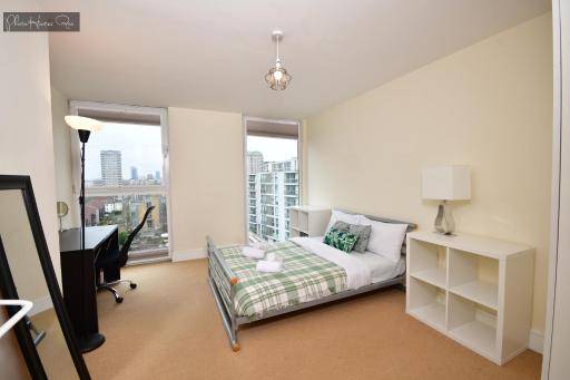 Comfortable 2 bedroom flat with great view near Canary Wharf - Housity