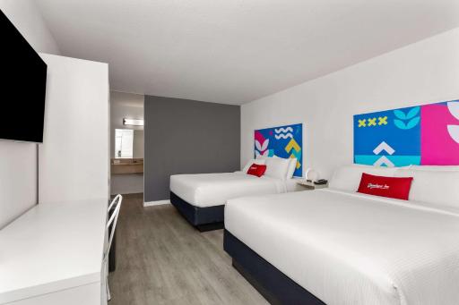 Developer Inn Downtown Orlando, a Baymont by Wyndham - Housity