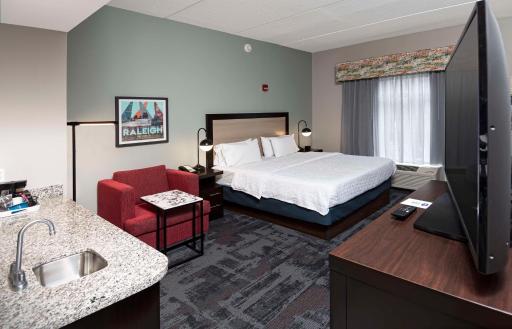 Hampton Inn & Suites - Raleigh Downtown - Housity