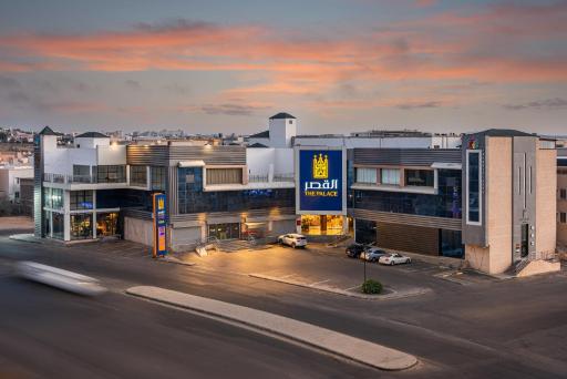 The Palace Hotel Suites - Housity