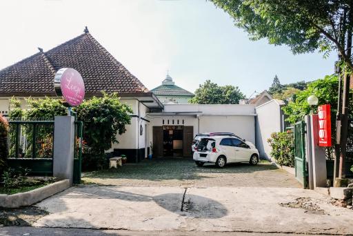 Hotel O Loesje Guest House Syariah - Hizvo