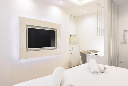 White Apartments - Housity