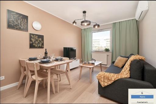 Szóste piętro - Housity