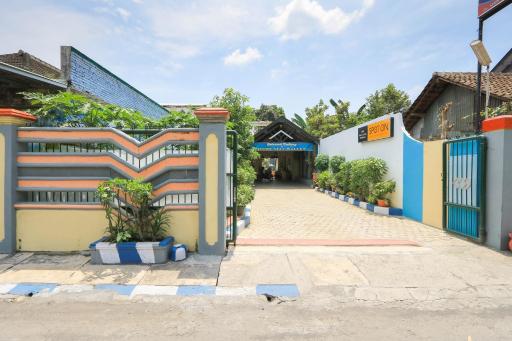 OYO 2440 Wallet Family Residence Syariah - Housity