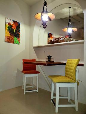 CASINA TOSCANA, Cozy studio in the heart of Campiglia Marittima with FREE Wi-Fi - Housity