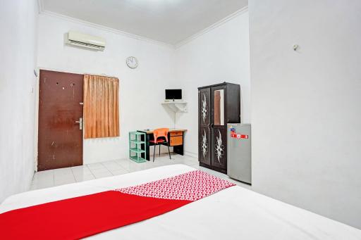 OYO 90790 Royale Nias - Housity