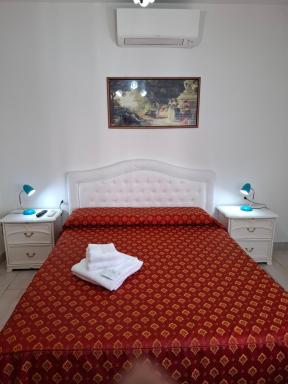 Le Maschere - Housity