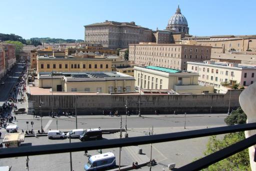 La Rosa del Vaticano Luxury Apartment - Housity