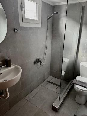 ESPERIA Drama HOTEL - Housity