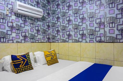 SPOT ON 92154 Nusasari Guest House - Housity
