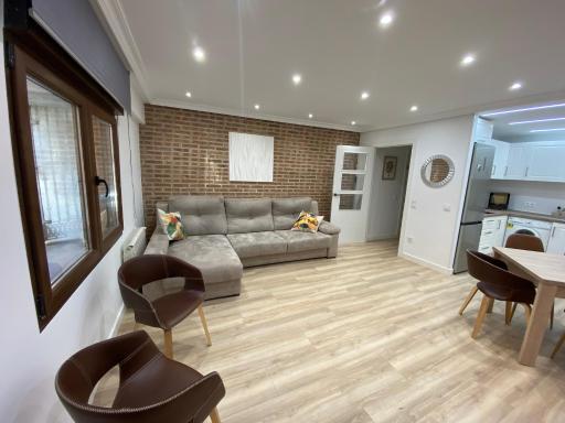 Apartamento Turístico HUGO DE PILAR - Housity