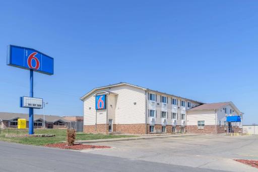 Motel 6-Sedalia, MO - Housity