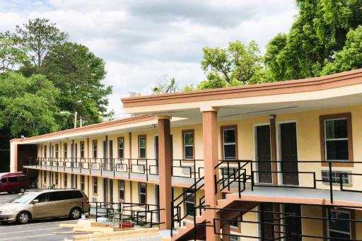 OYO Hotel Tallahassee Downtown - Housity