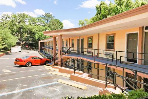 OYO Hotel Tallahassee Downtown - Housity