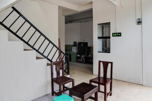 OYO 92429 Vania Guest House - Housity