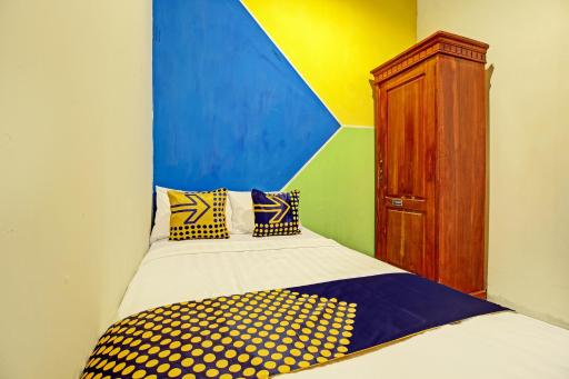 SPOT ON 92531 Pacar Guesthouse - Housity