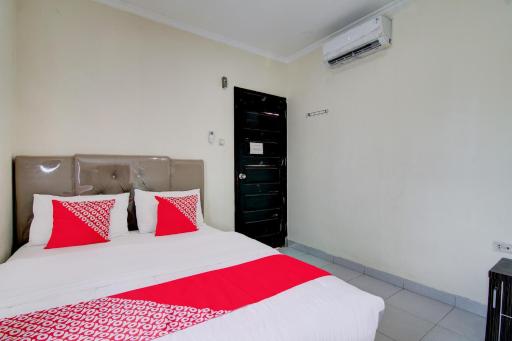 OYO 92861 Raya Guest House Syariah - Housity