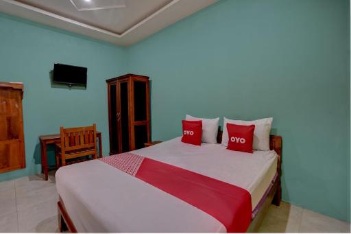 Hotel O Sahabat Syariah Near Plasa Telkom Bawean - Housity