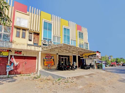 Collection O 92972 Gaharu Hotel - Housity