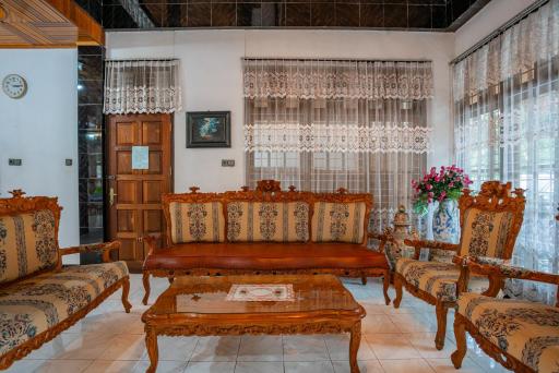 OYO 93706 Penginapan Syariah Hj. Kenan - Housity