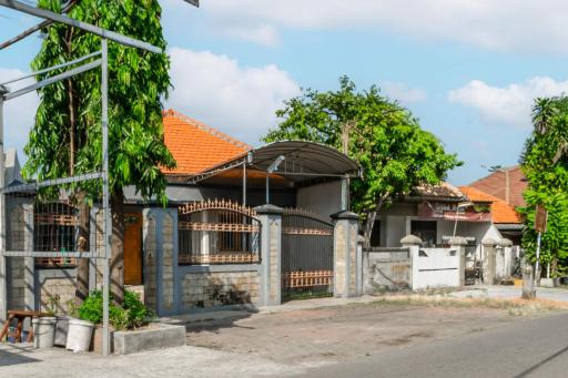 SPOT ON 93755 Siwalanpanji Homestay Syariah - Housity