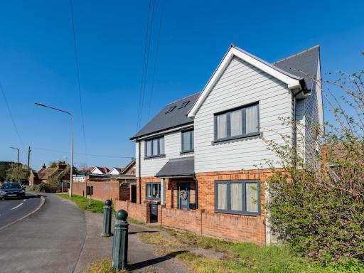 Hawkwell Retreat 5 Bedroom home Hockley - Pass the Keys - Housity
