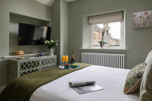 Little Gem Cottage Luxury cottage Bourton, dog friendly, parking, Gdn - Housity