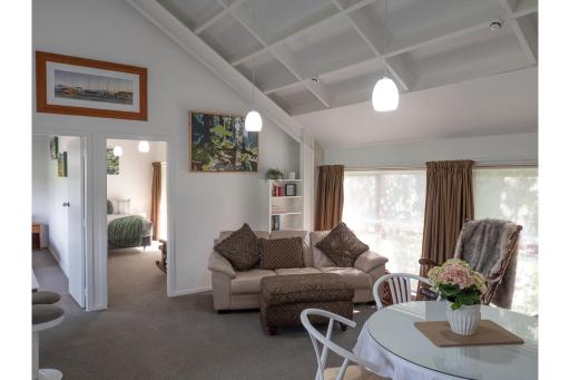 Travel Proud Handy Hideaway - on Main in Tawa - Housity