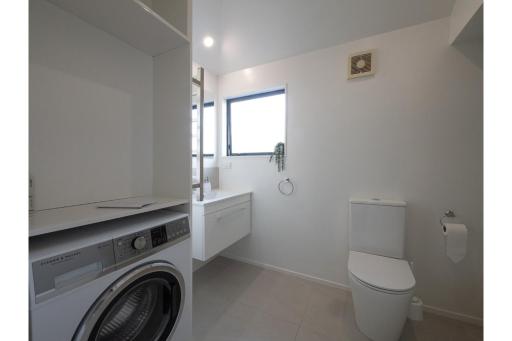 Travel Proud Handy Hideaway - on Main in Tawa - Housity