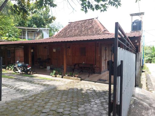 Banyu Kasongan Homestay - Housity