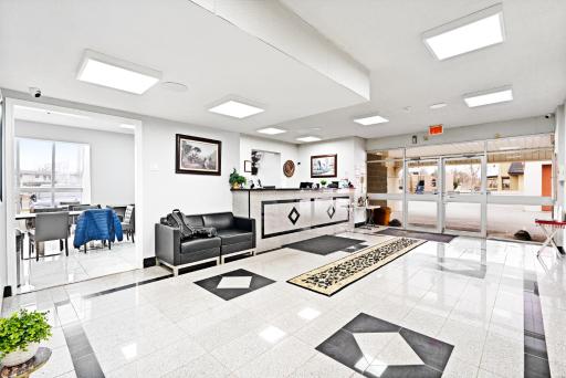 Beach Niagara Lodge & Suites - Housity