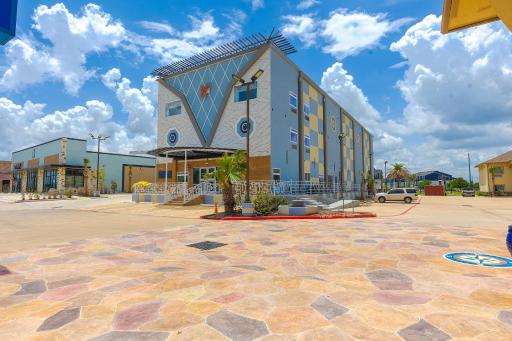 La Vyoma Villas, Westpark Hwy 6 - Housity